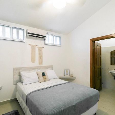 Pineapple House Otel Bocas Town Dış mekan fotoğraf