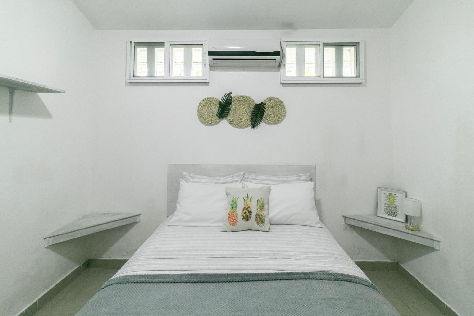 Pineapple House Otel Bocas Town Dış mekan fotoğraf