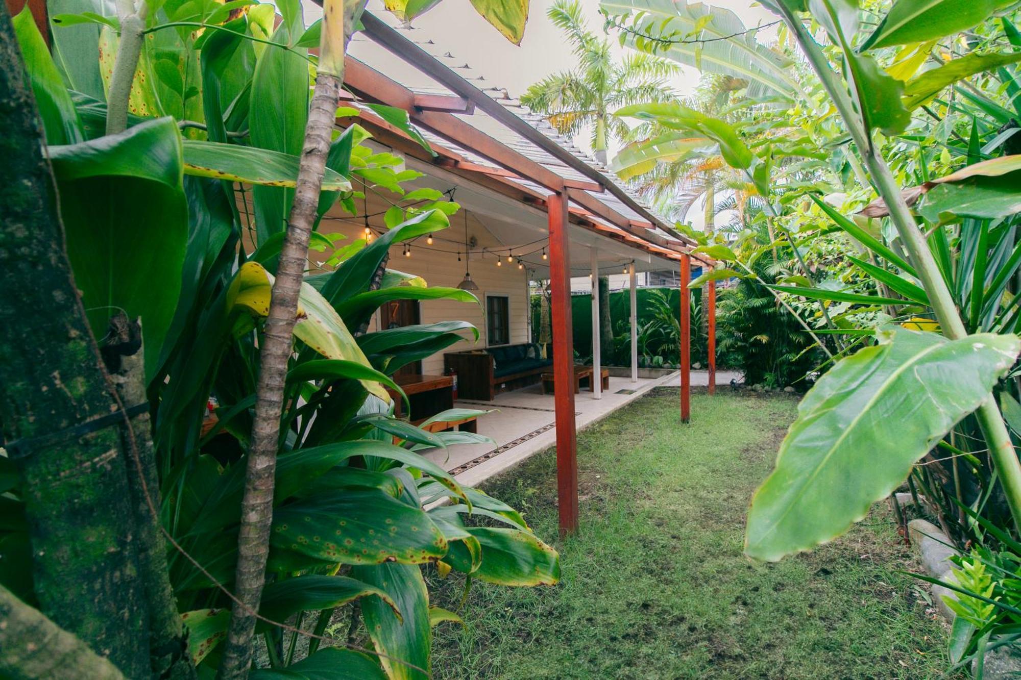Pineapple House Otel Bocas Town Dış mekan fotoğraf