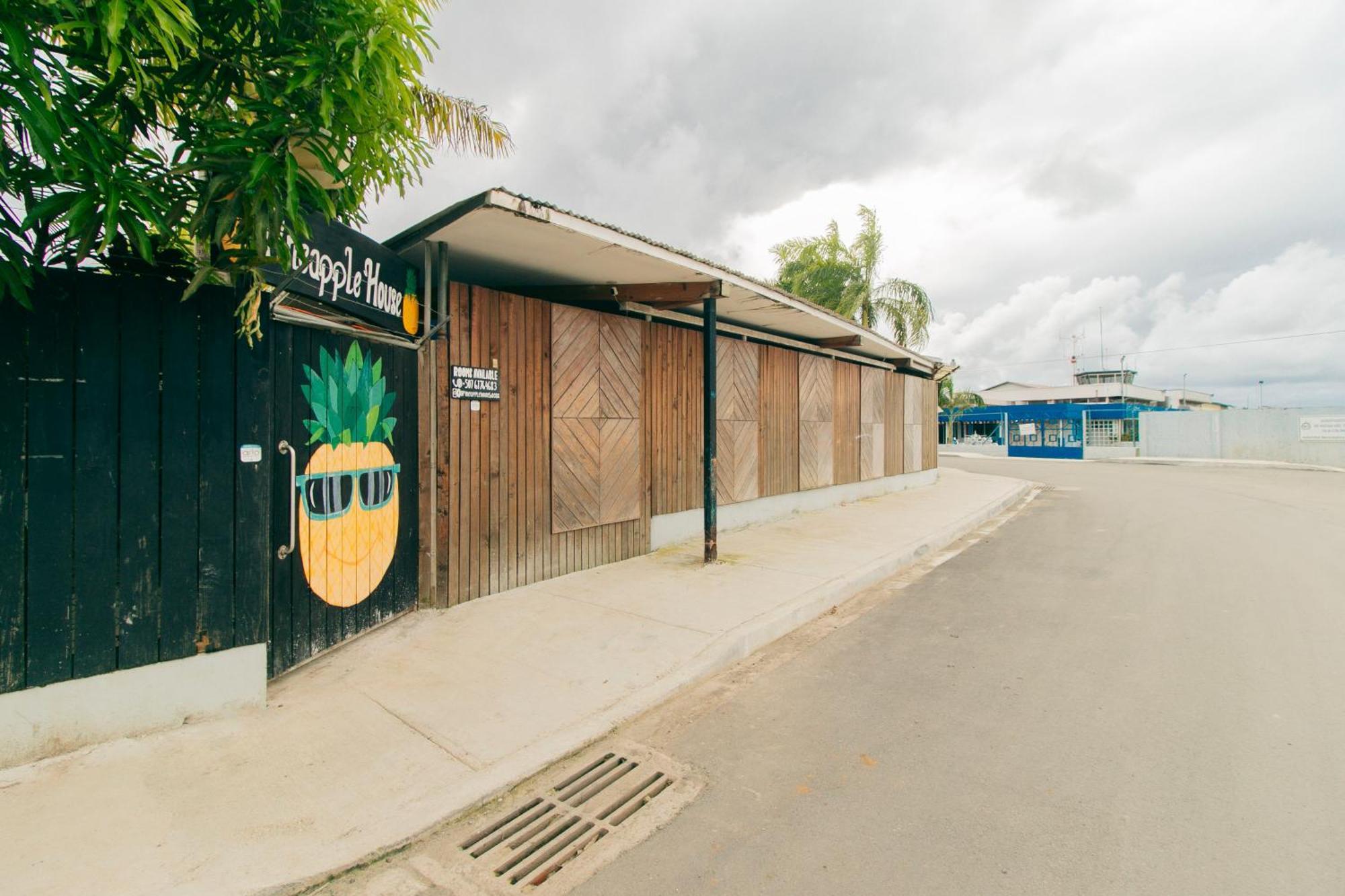 Pineapple House Otel Bocas Town Dış mekan fotoğraf